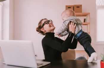 Mütter wollen länger arbeiten